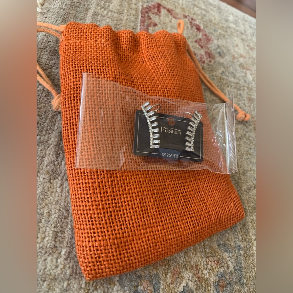 NEW Elegant Silver Ear Clip Earrings!!